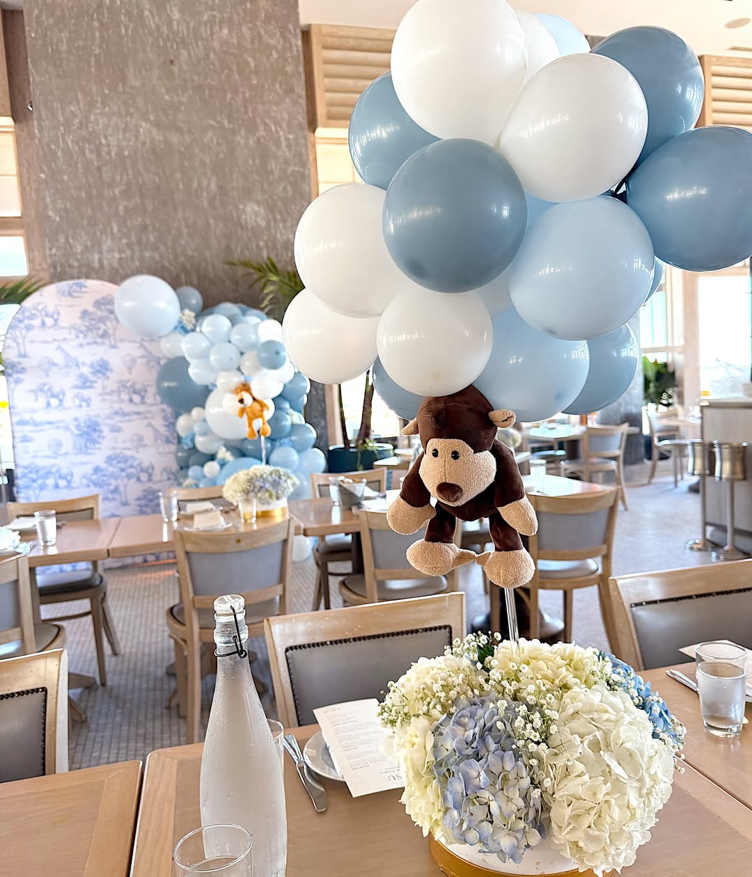 Safari floral box with a monkey by Party Land